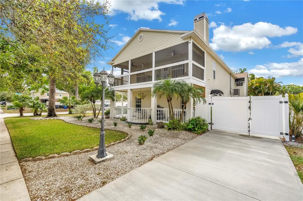 786 59th Avenue NE St Petersburg FL 33703
