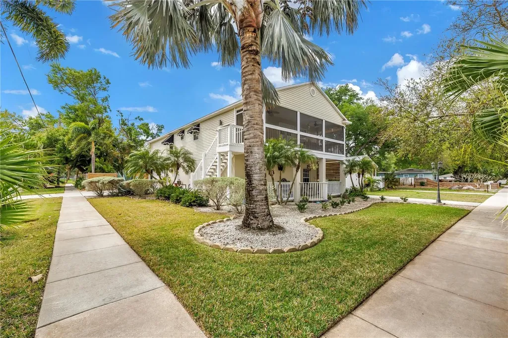 786 59th Avenue NE St Petersburg FL 33703