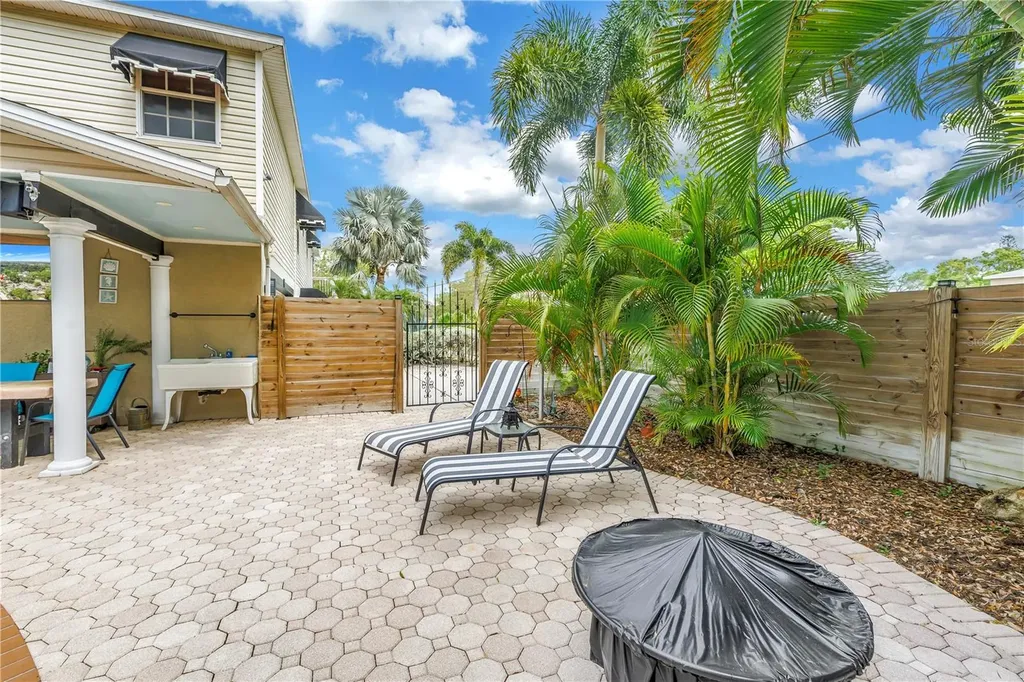 786 59th Avenue NE St Petersburg FL 33703