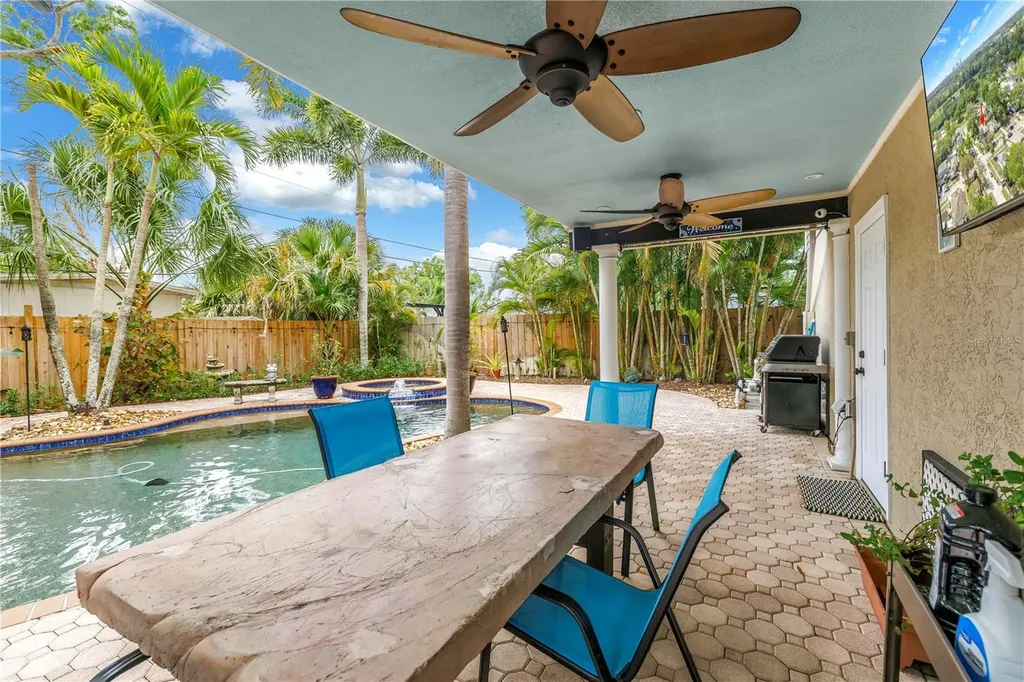 786 59th Avenue NE St Petersburg FL 33703