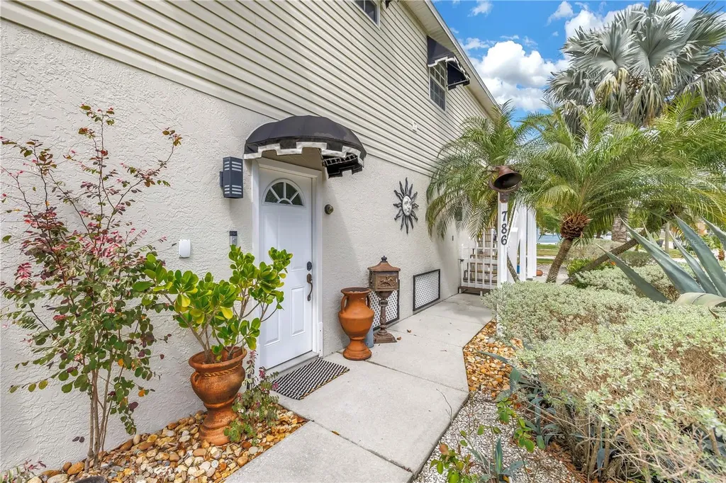 786 59th Avenue NE St Petersburg FL 33703