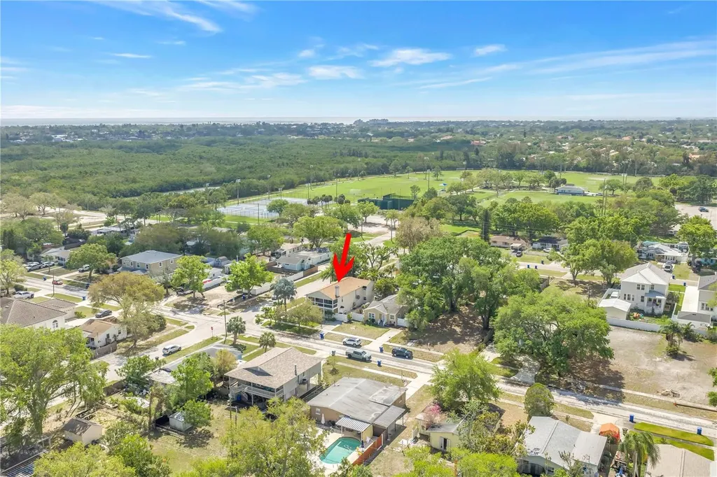 786 59th Avenue NE St Petersburg FL 33703