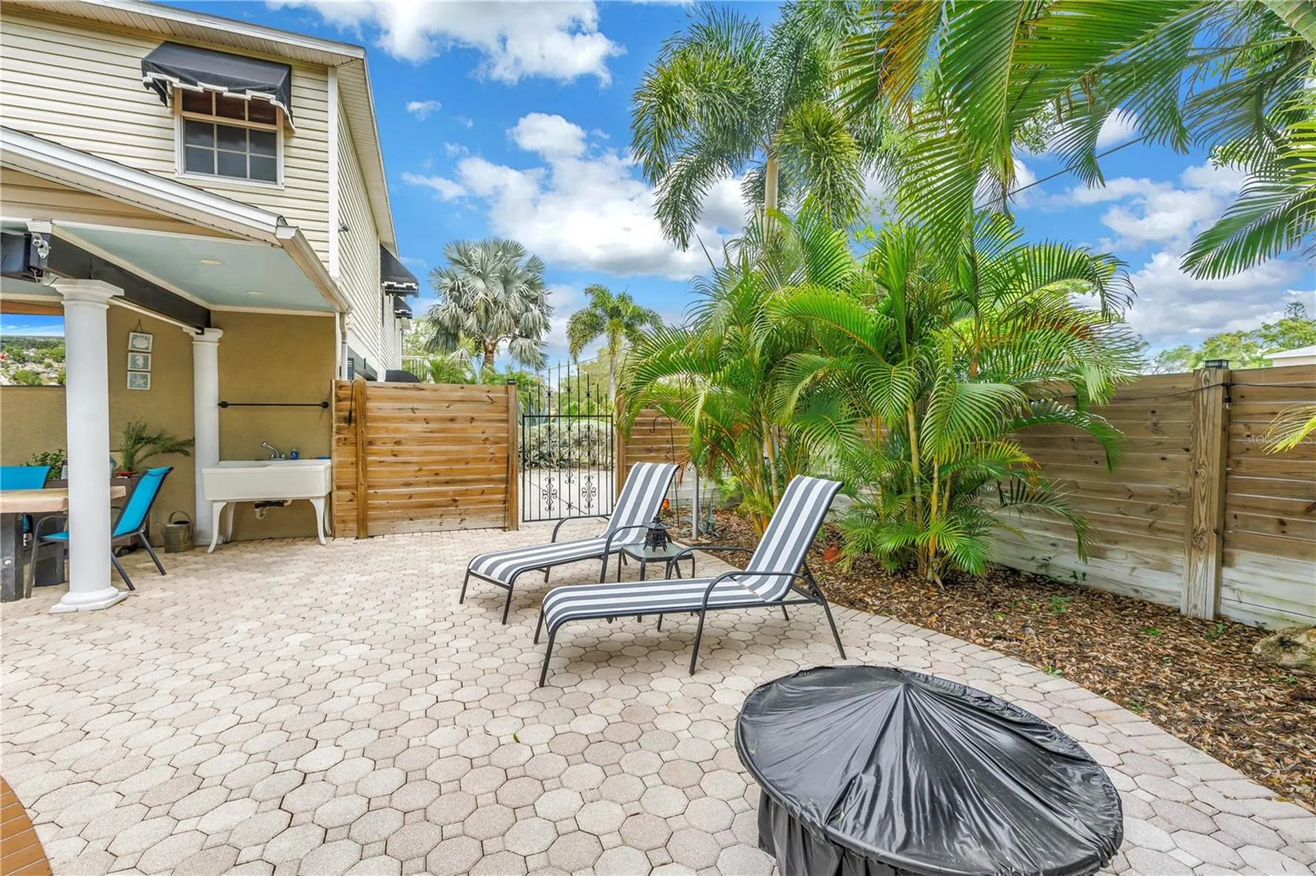 786 59th Avenue NE St Petersburg FL 33703