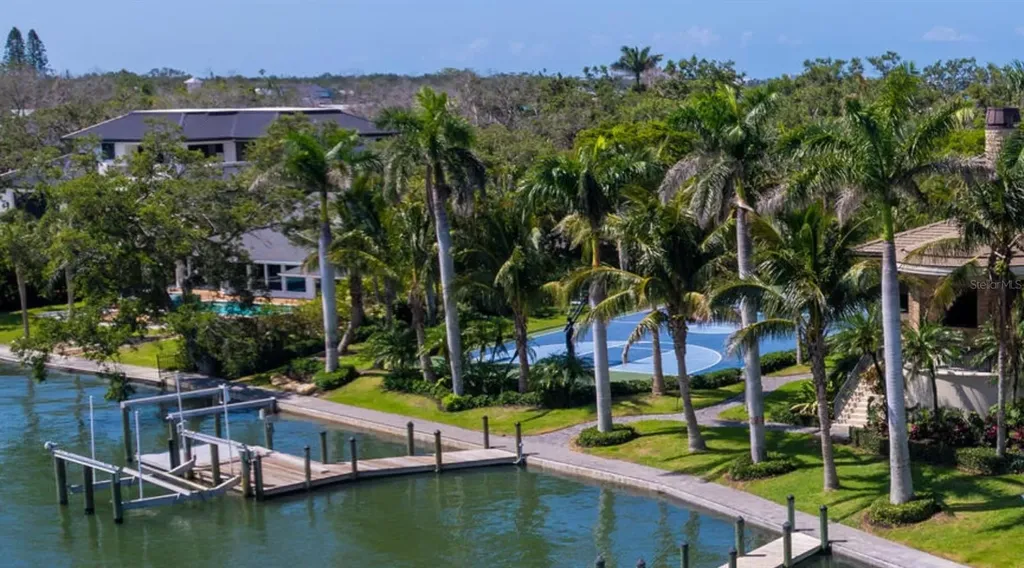 1435 Hillview Drive Sarasota FL 34239