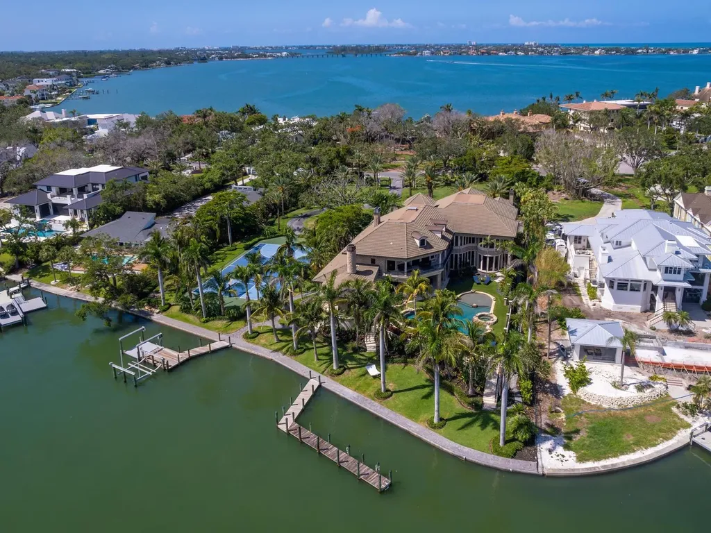 1435 Hillview Drive Sarasota FL 34239