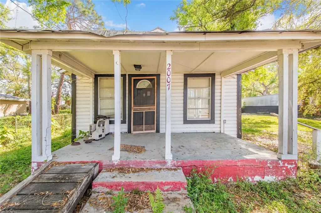 2007 N 61st Street Tampa FL 33619