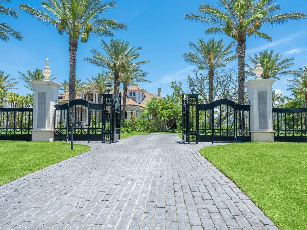 1423 Hillview Drive Sarasota FL 34239