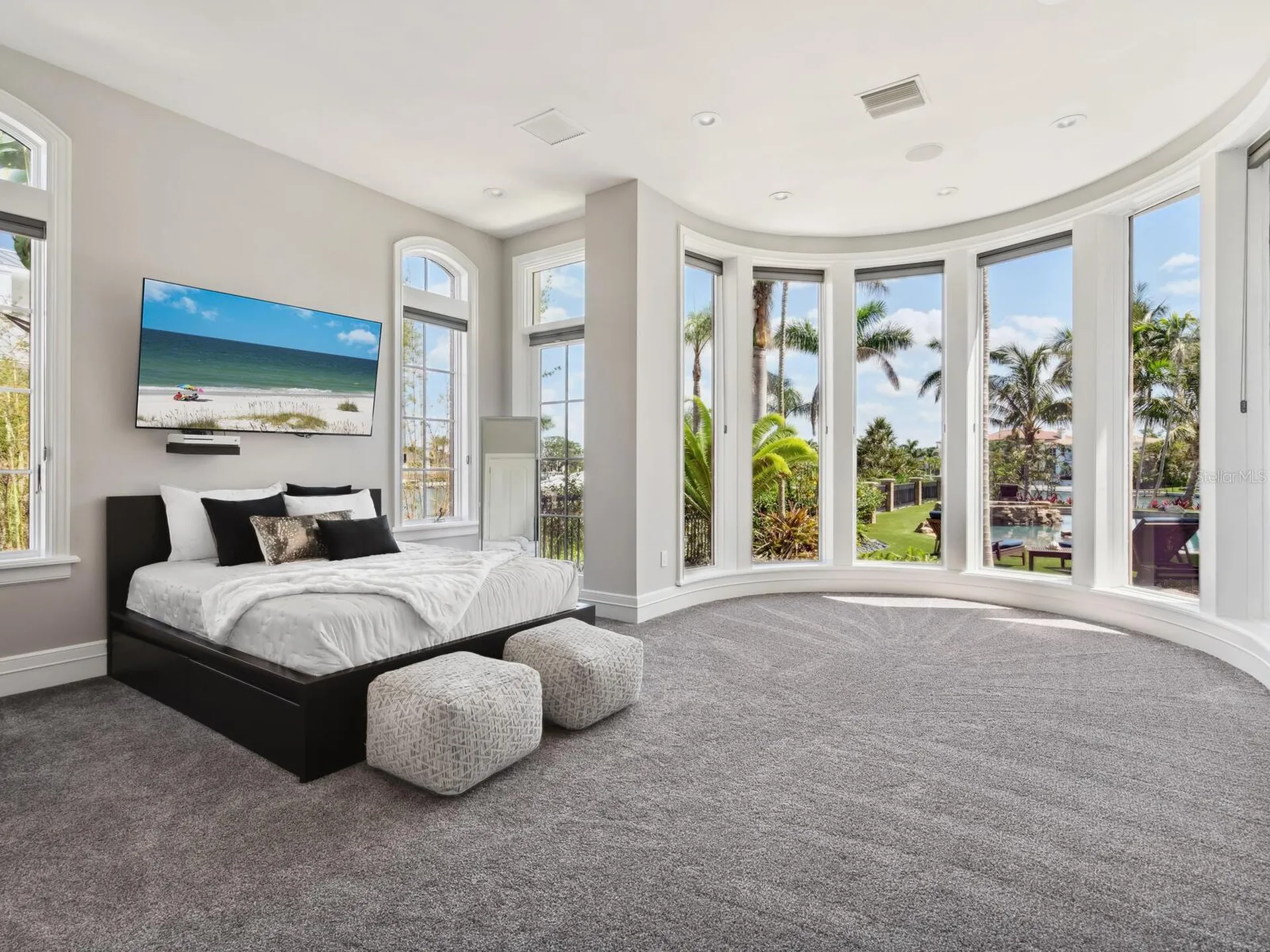 1423 Hillview Drive Sarasota FL 34239