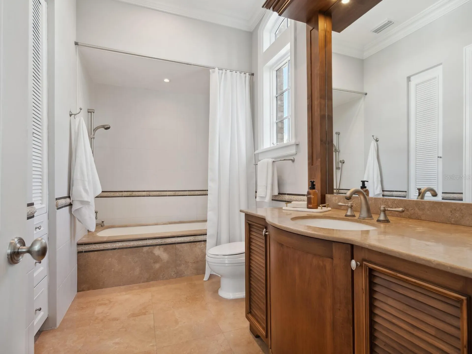 1423 Hillview Drive Sarasota FL 34239