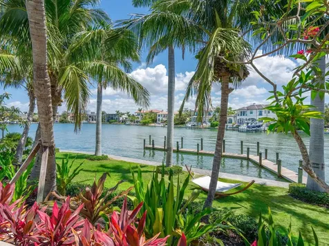 1423 Hillview Drive Sarasota FL 34239