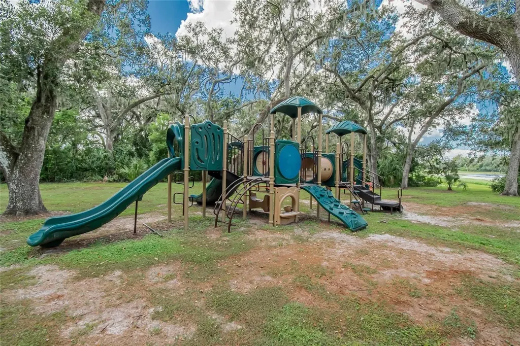 5601 Kingsley Corner Way Lithia FL 33547