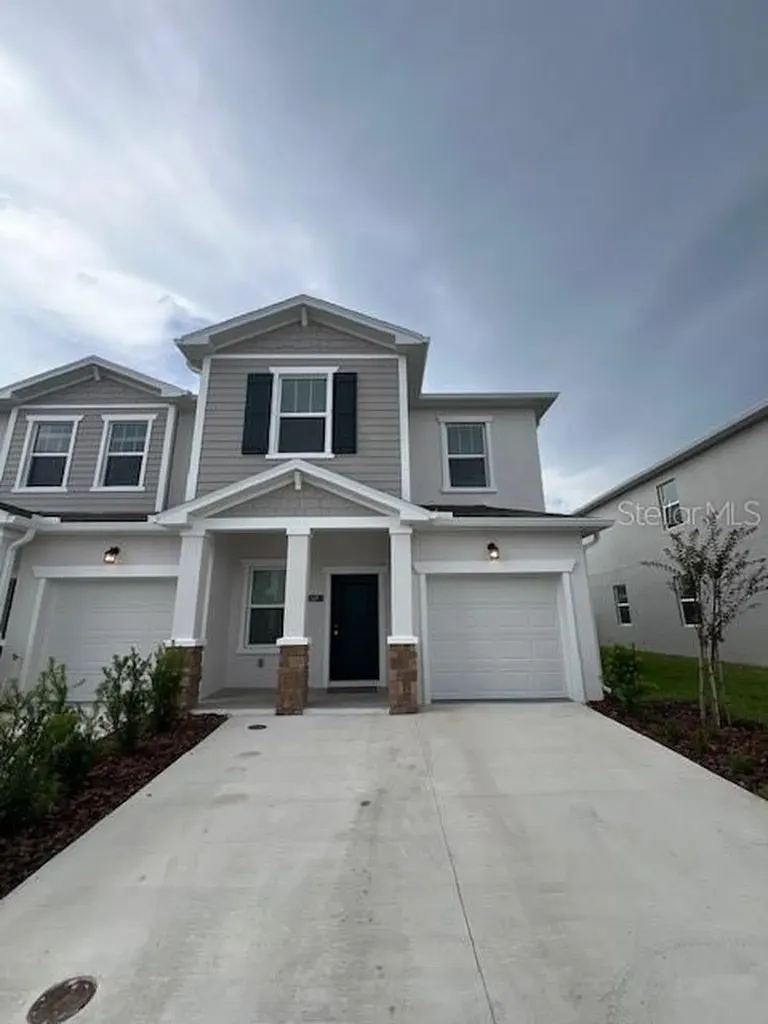 2691 Skyline Loop Kissimmee FL 34758