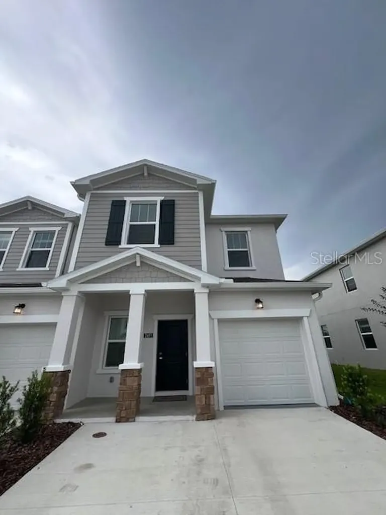 2691 Skyline Loop Kissimmee FL 34758