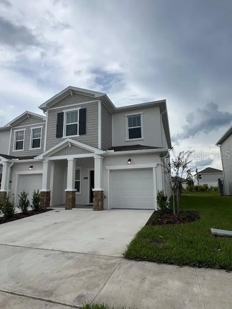 2691 Skyline Loop Kissimmee FL 34758