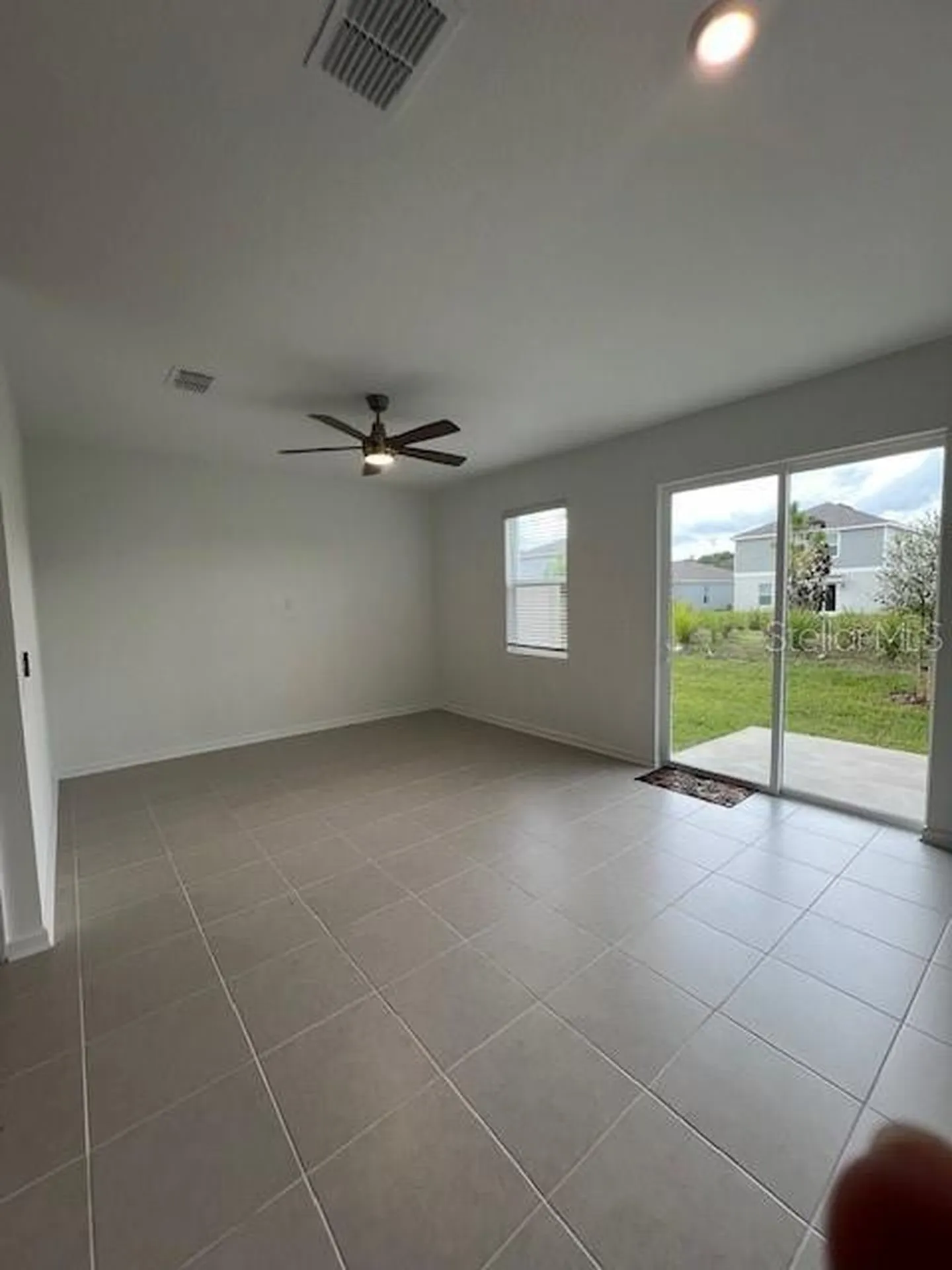 2691 Skyline Loop Kissimmee FL 34758
