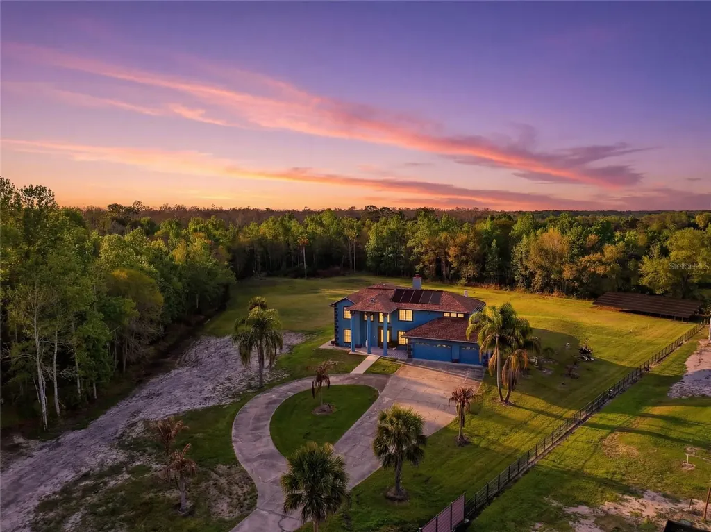 4111 Foxtail Court Kissimmee FL 34746
