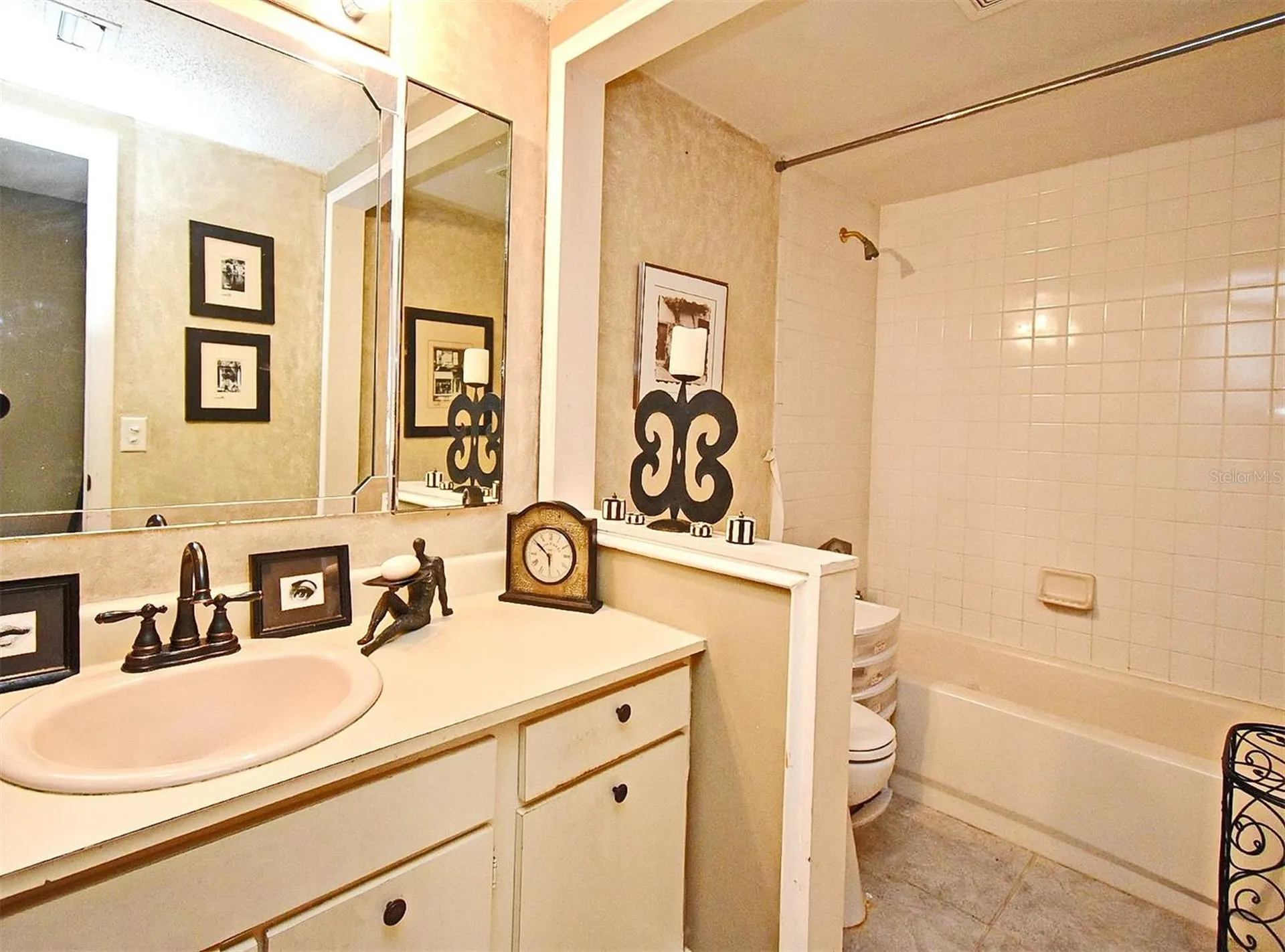 686 Lake Villas Drive Altamonte Springs FL 32701