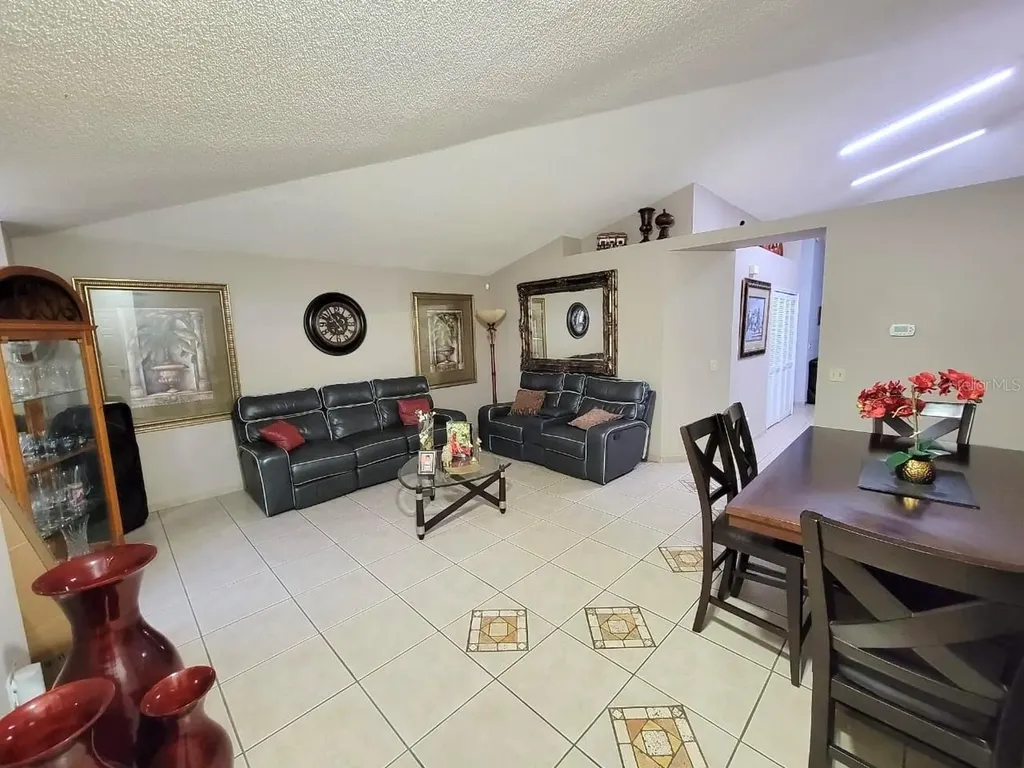 1946 Excalibur Drive Orlando FL 32822