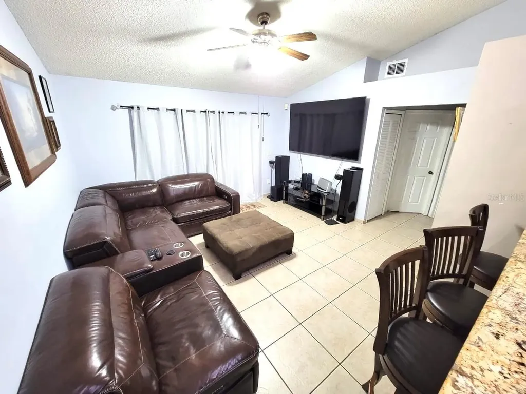 1946 Excalibur Drive Orlando FL 32822
