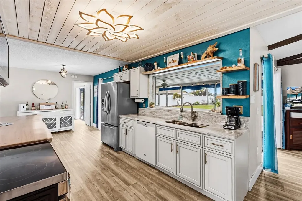 7320 Meadowbrook Drive Sarasota FL 34243