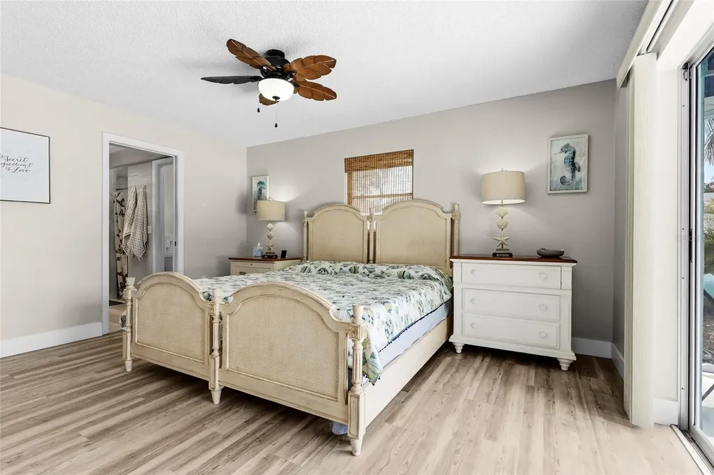 7320 Meadowbrook Drive Sarasota FL 34243