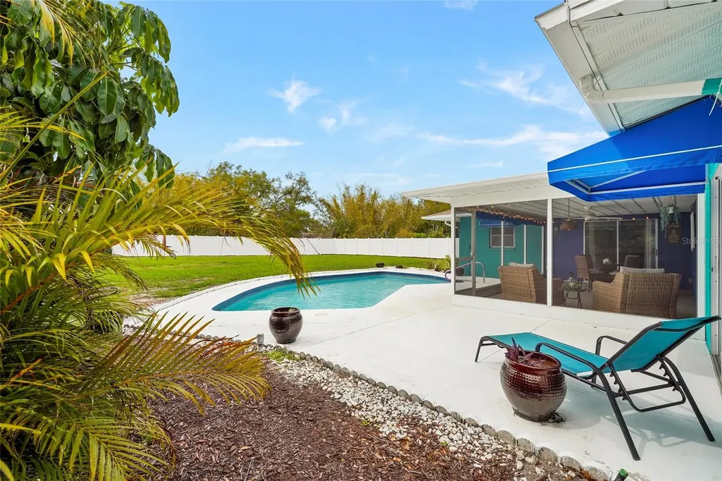 7320 Meadowbrook Drive Sarasota FL 34243