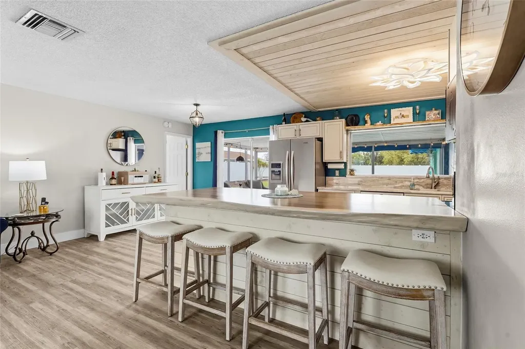 7320 Meadowbrook Drive Sarasota FL 34243