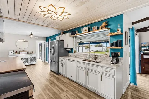 7320 Meadowbrook Drive Sarasota FL 34243