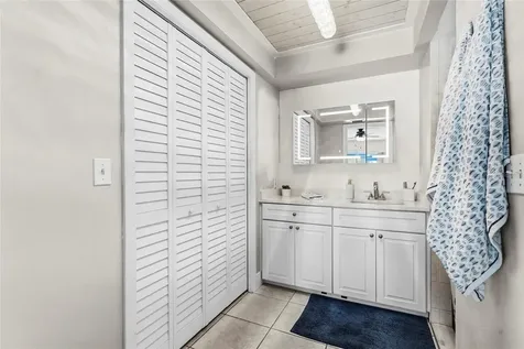 7320 Meadowbrook Drive Sarasota FL 34243