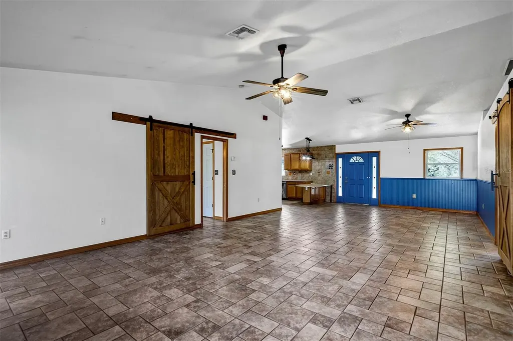 2588 County Road 245c Oxford FL 34484