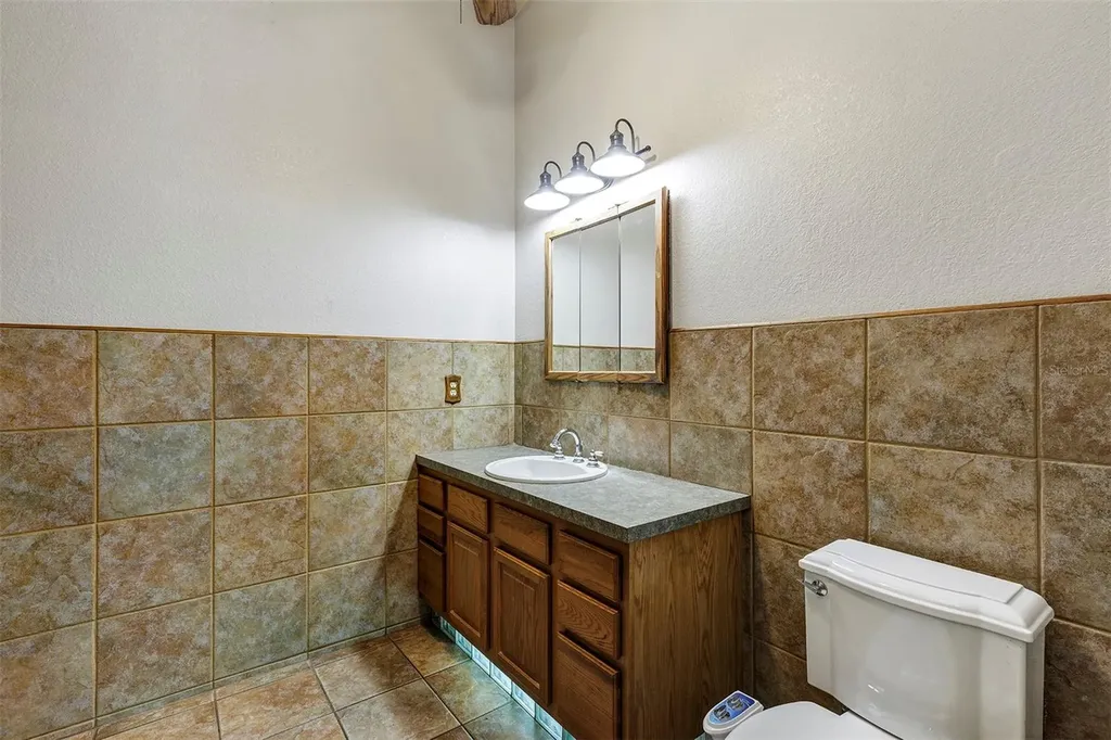 2588 County Road 245c Oxford FL 34484