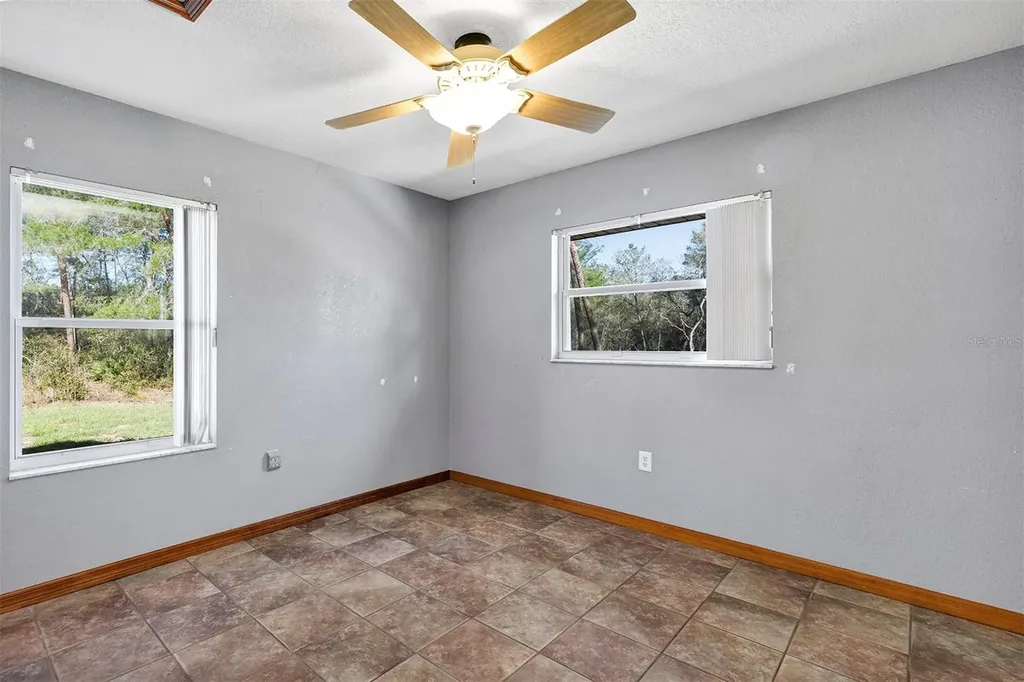 2588 County Road 245c Oxford FL 34484