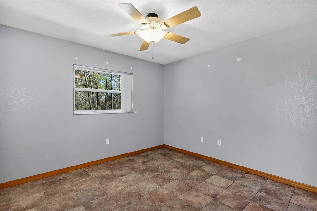 2588 County Road 245c Oxford FL 34484