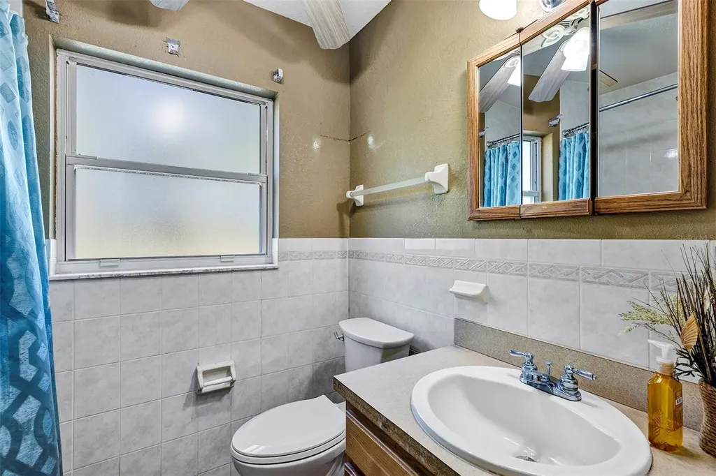 2588 County Road 245c Oxford FL 34484