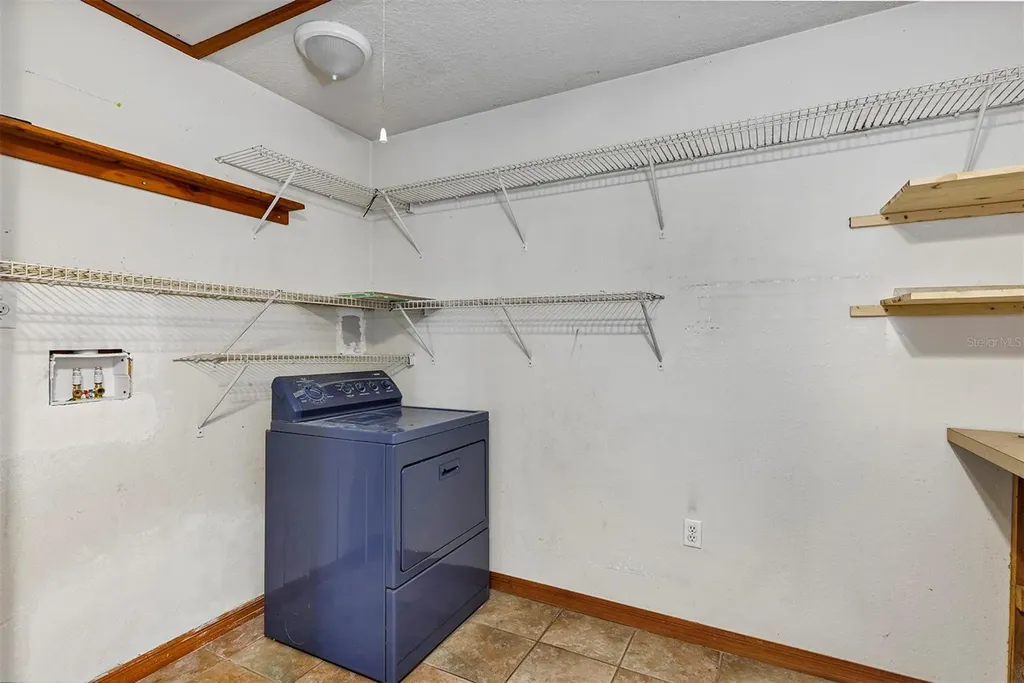 2588 County Road 245c Oxford FL 34484