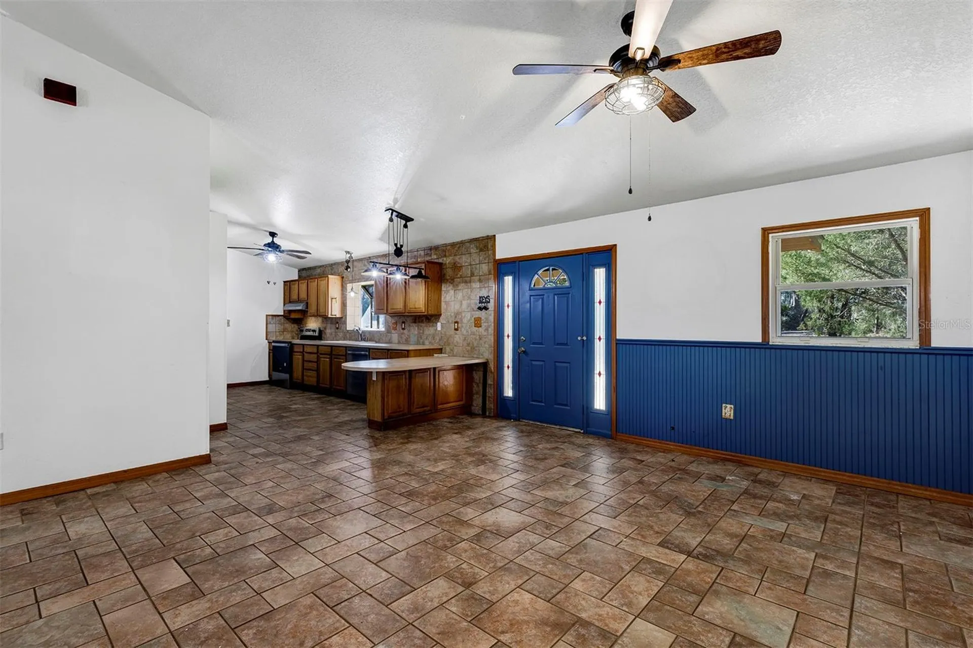 2588 County Road 245c Oxford FL 34484