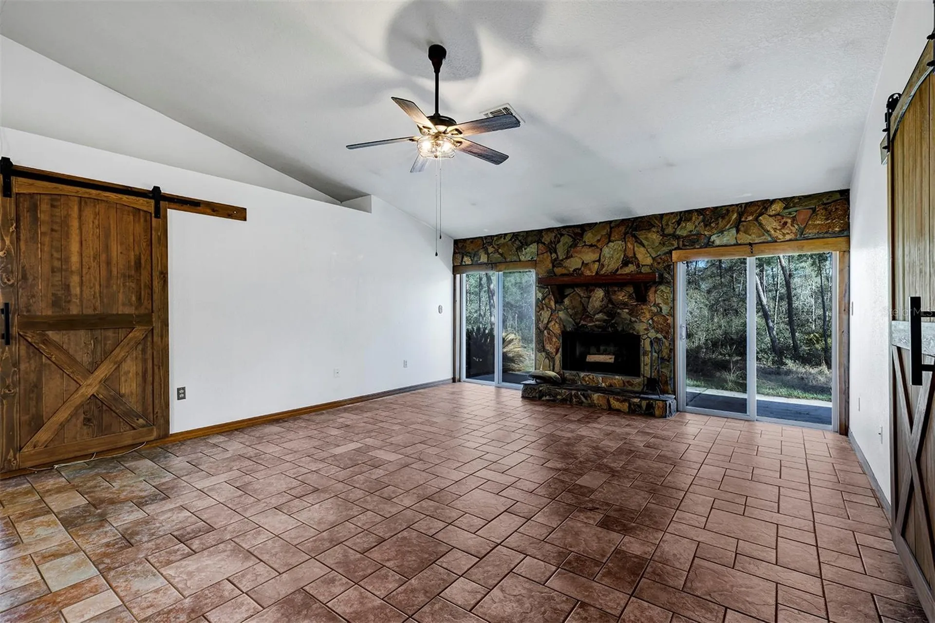 2588 County Road 245c Oxford FL 34484