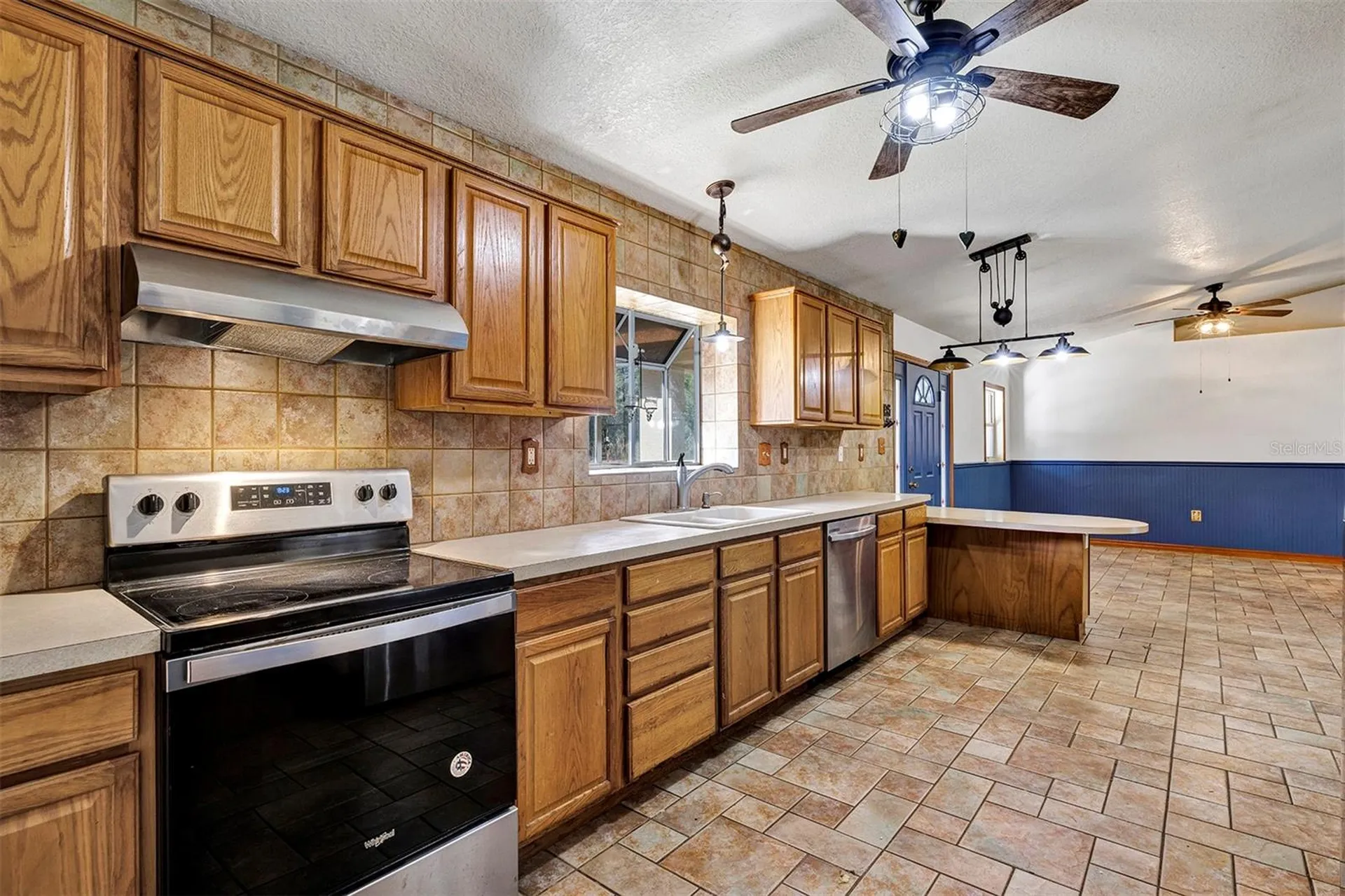 2588 County Road 245c Oxford FL 34484