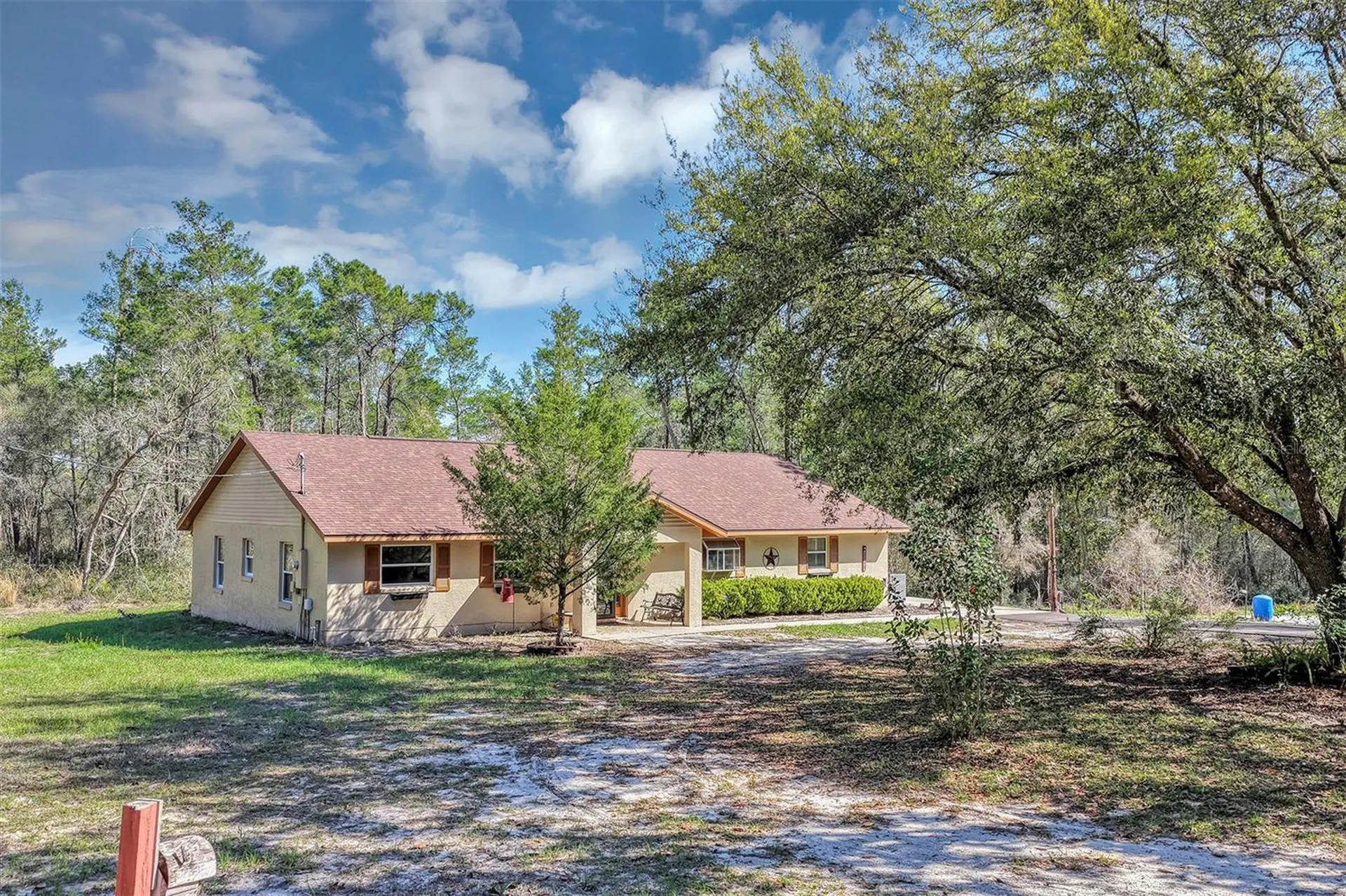 2588 County Road 245c Oxford FL 34484