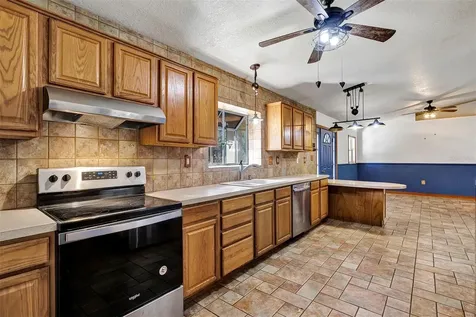 2588 County Road 245c Oxford FL 34484