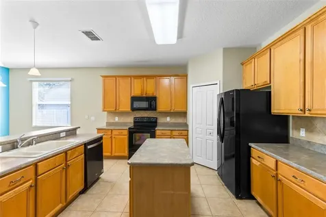 6658 Lake Pembroke Place Orlando FL 32829