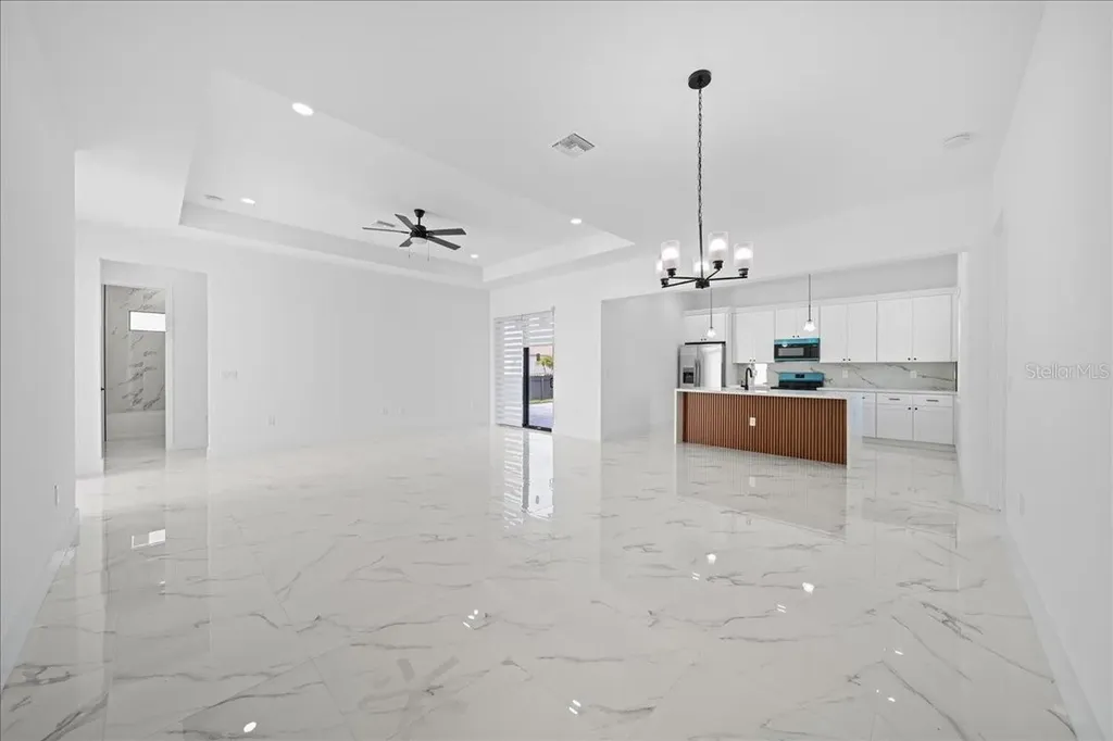 2220 NE 9th Place Cape Coral FL 33909