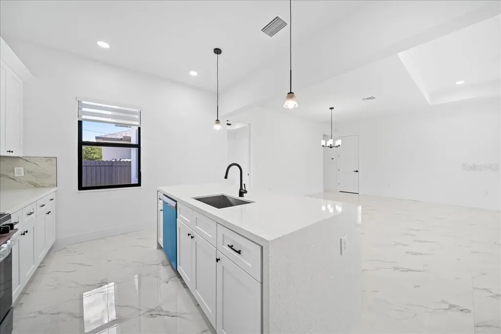 2220 NE 9th Place Cape Coral FL 33909