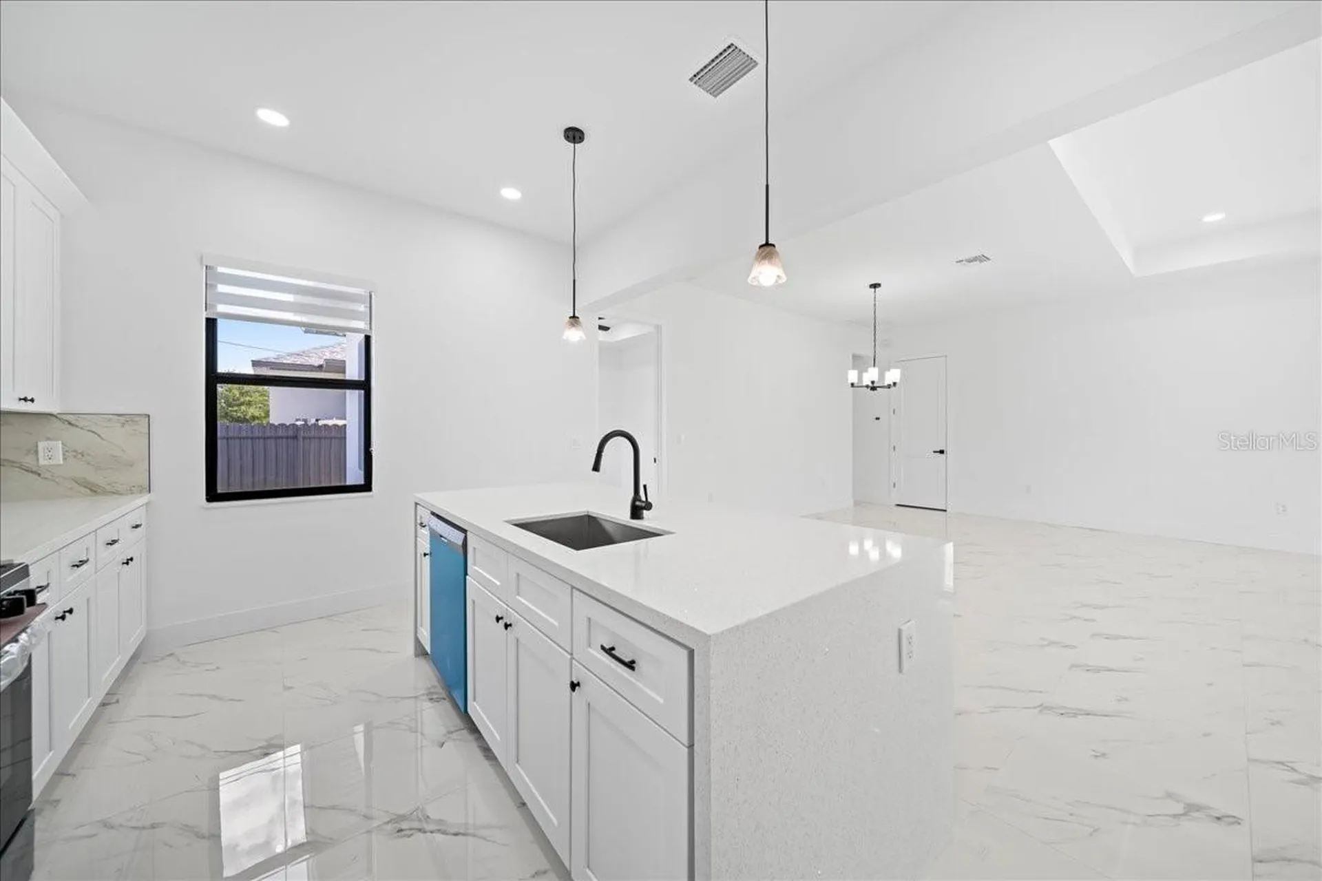 2220 NE 9th Place Cape Coral FL 33909