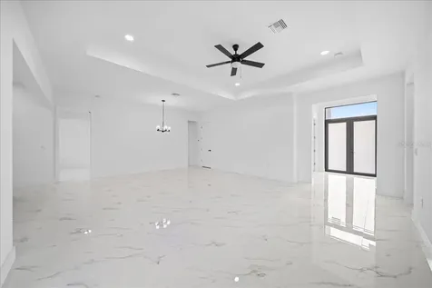 2220 NE 9th Place Cape Coral FL 33909