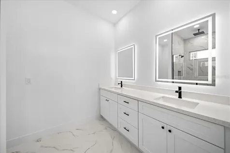 2220 NE 9th Place Cape Coral FL 33909