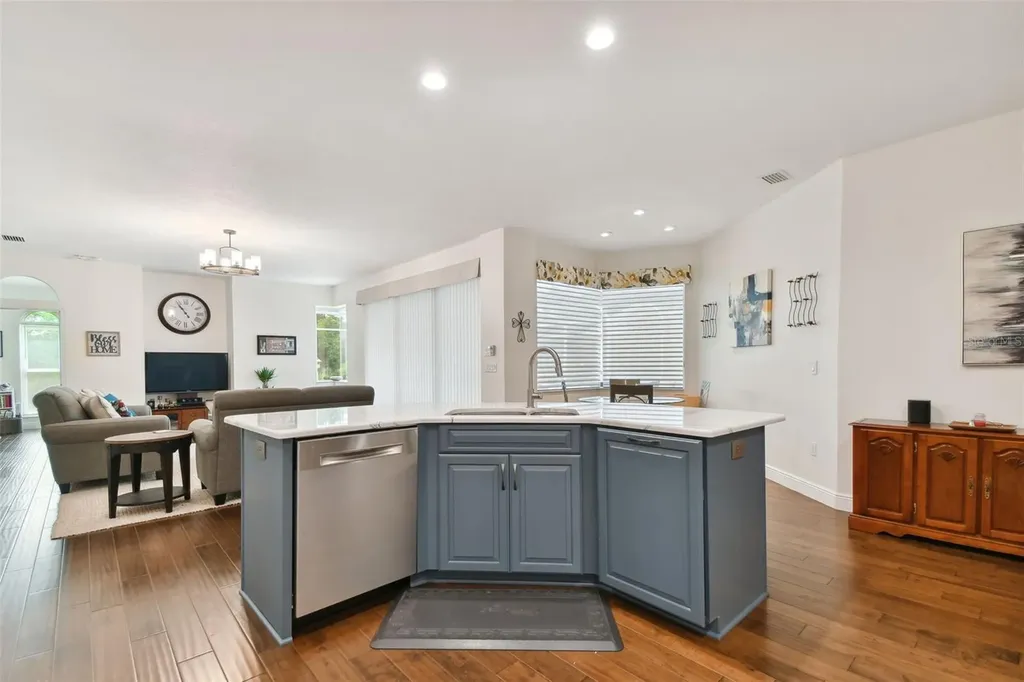2159 Warwick Drive Oldsmar FL 34677