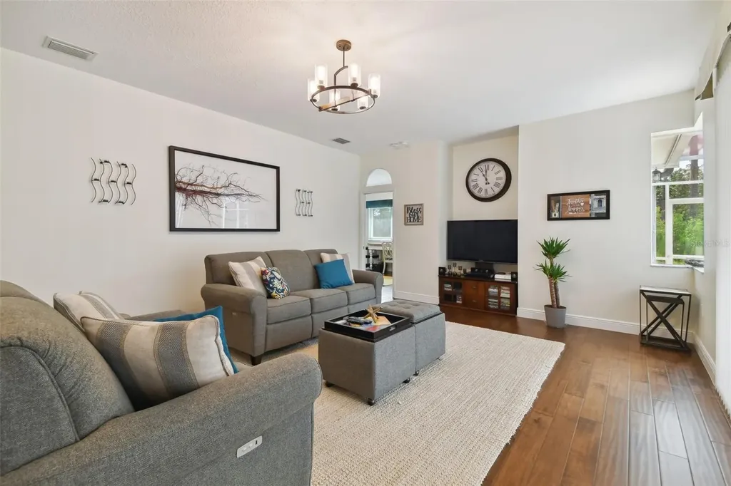 2159 Warwick Drive Oldsmar FL 34677