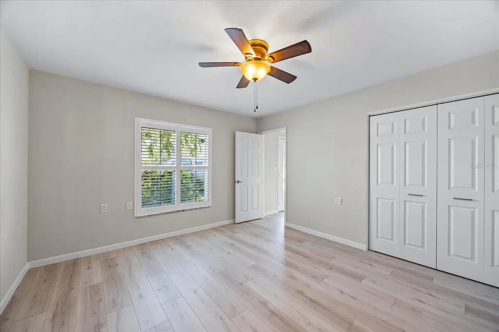 7886 9th Avenue S St Petersburg FL 33707