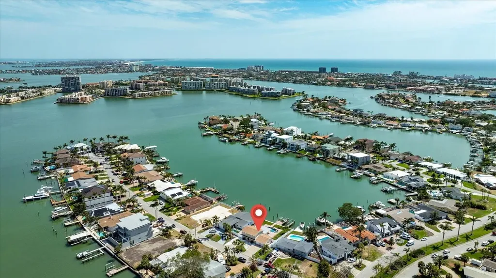7886 9th Avenue S St Petersburg FL 33707